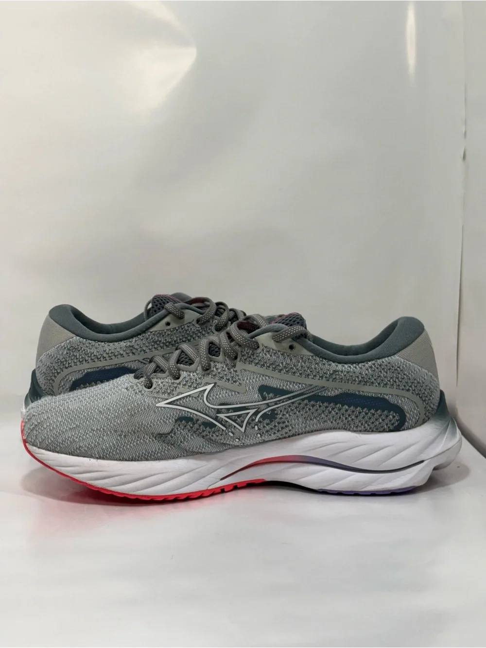 Mizuno Wave Rider 27 Women's Size 9 Gray/Pink Sneaker Running/Walking Shoe